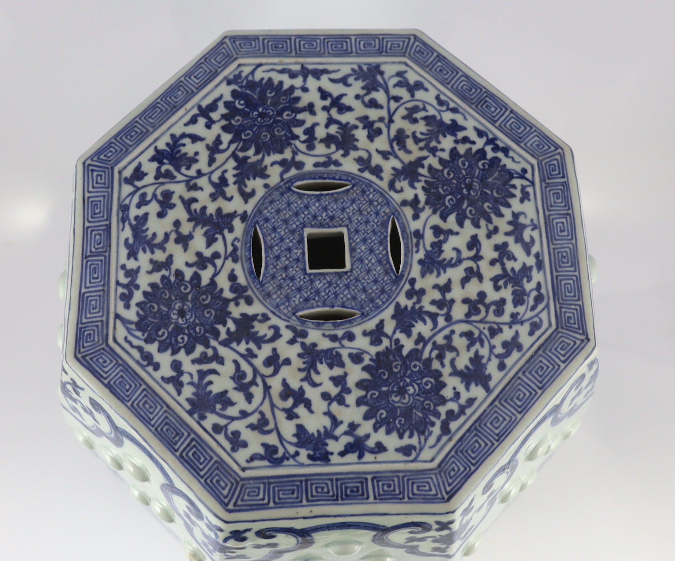 A Chinese blue and white octagonal garden seat, 18th/19th century